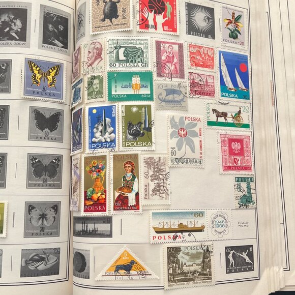 3 World-wide Postage Stamp Albums with stamps. Stamps are used not mint. - Picture 14 of 16